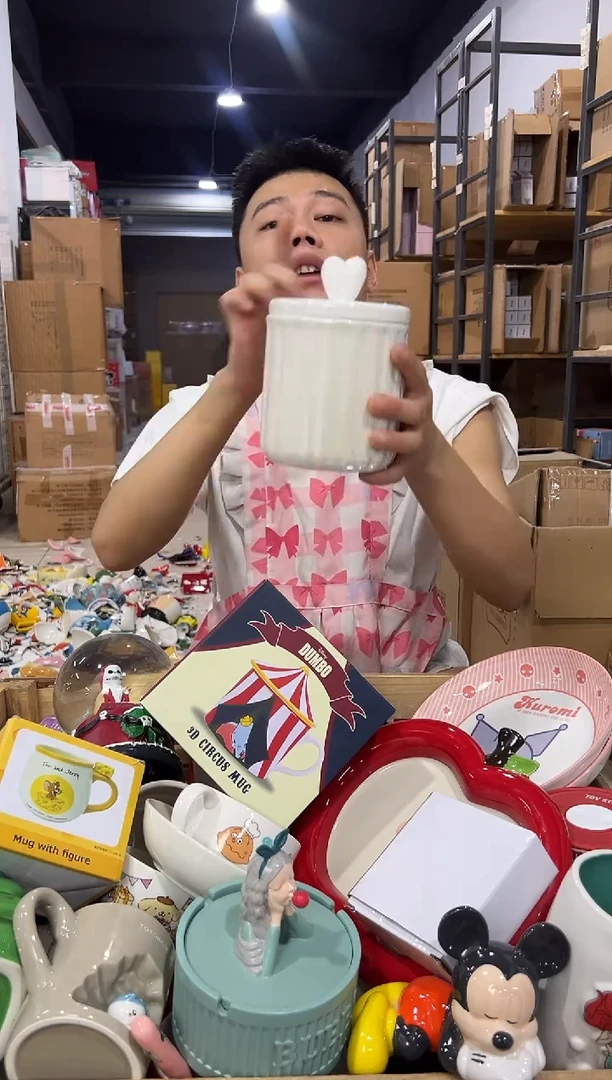 瓷片白色电镀罐子