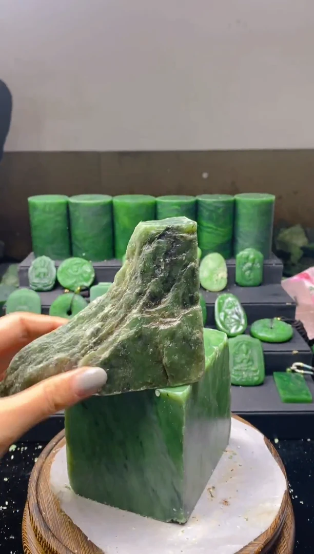 未镶嵌和田玉（碧玉）珠宝半成品1