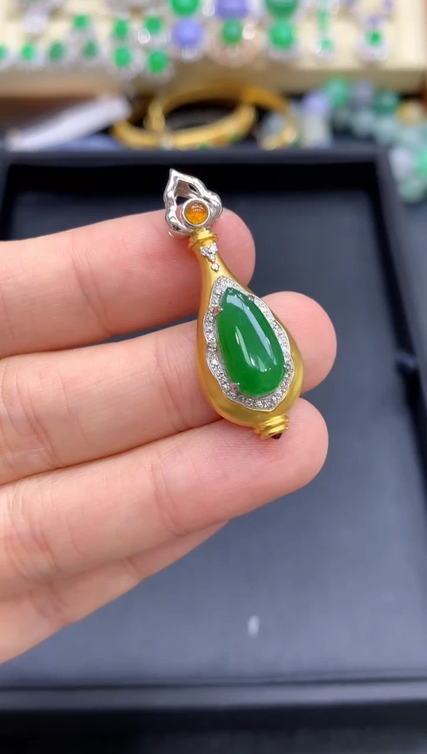 颈饰18K金镶嵌翡翠532-中国好珍宝