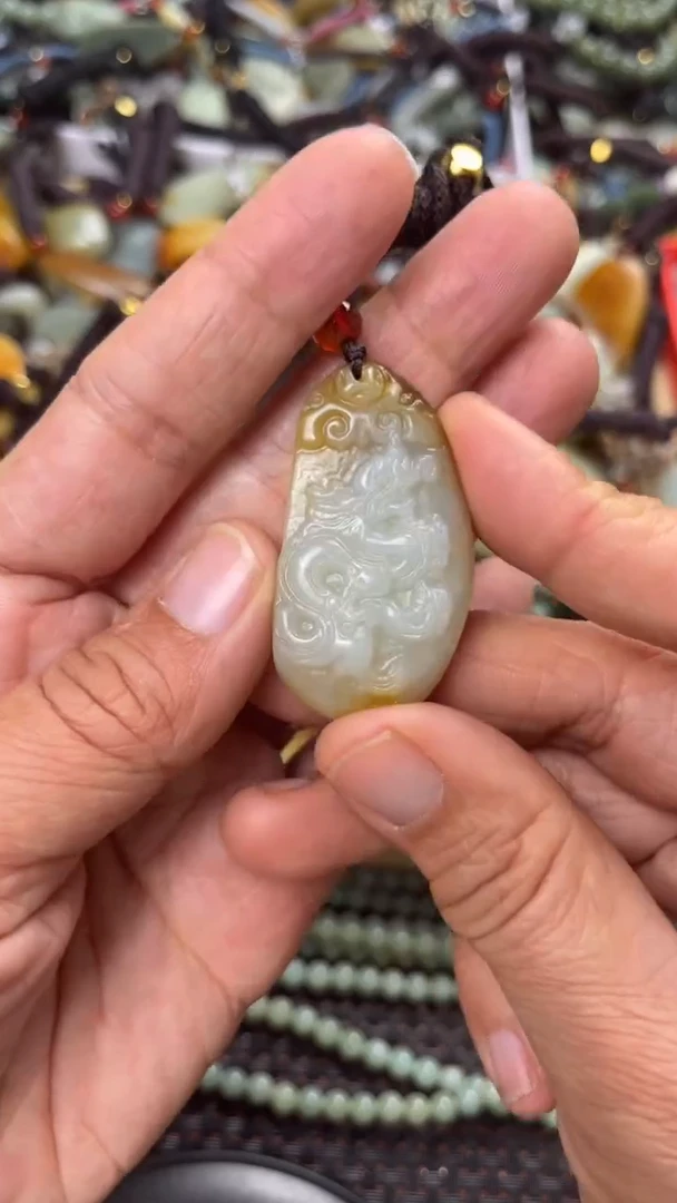 【闪购商品】和田玉颈饰未镶嵌多样性发货没有证书拍一发一有瑕