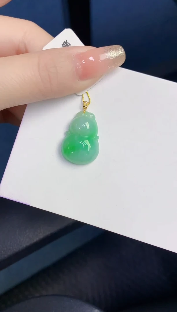 颈饰18K金镶嵌翡翠缅甸天然翡翠A货
