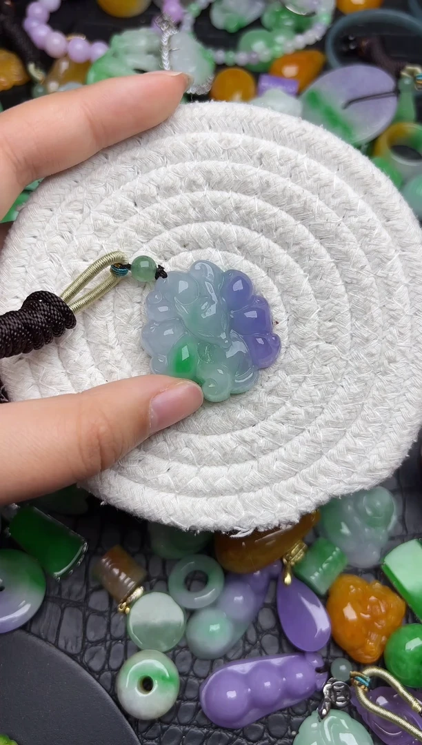 颈饰未镶嵌翡翠缅甸翡翠吊坠