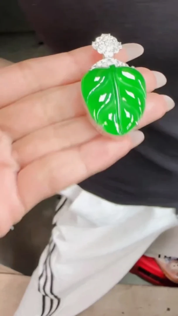 定制翡翠未镶嵌翡翠吊坠179