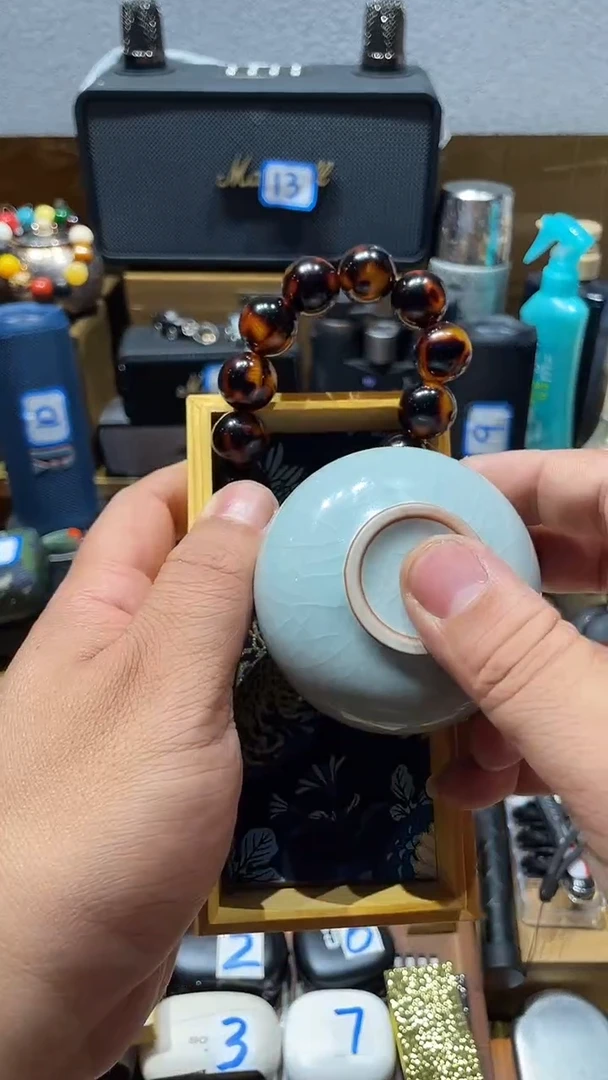 瓷片闪购商品 如图所示