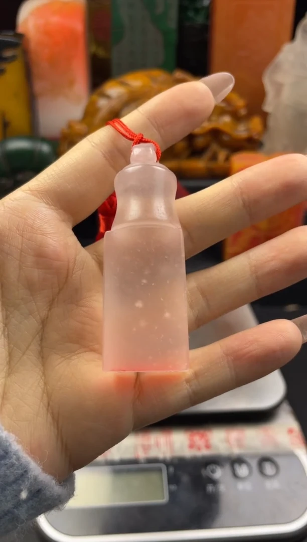 寿山石印石荔枝冻如意印钮-喜乐