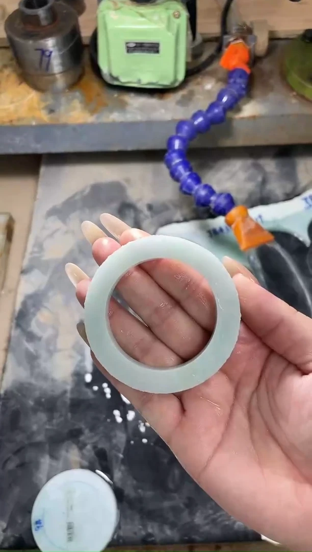 定制翡翠手镯未镶嵌手镯