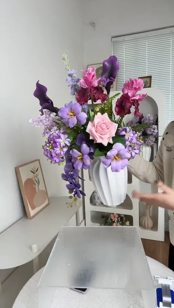 紫色花束+白色陶瓷花瓶（成品发货）直播间新品专属福利