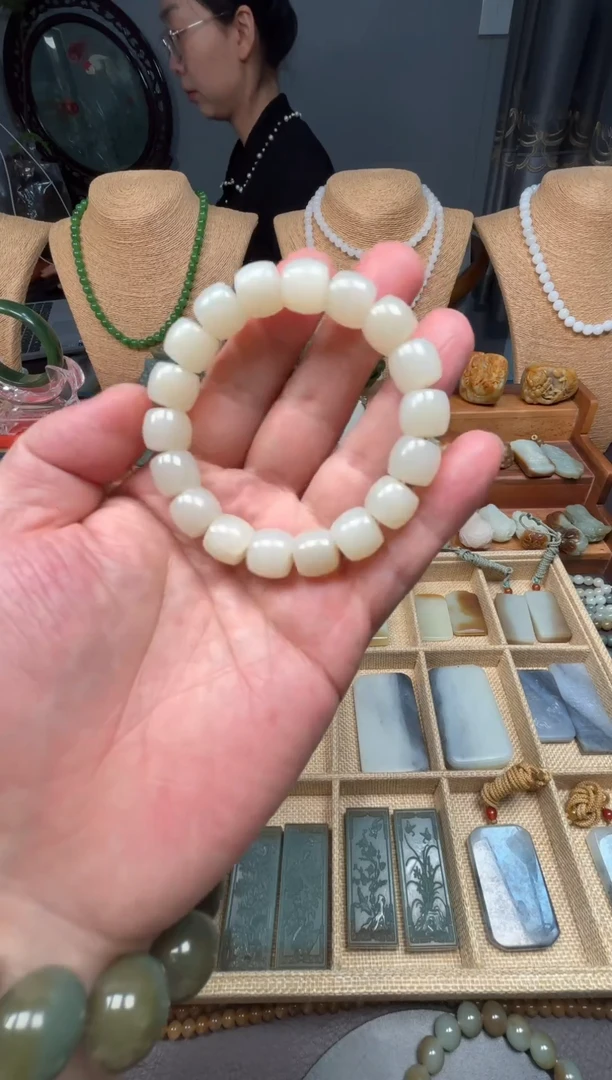 未镶嵌手串和田玉（白玉）子料10*12极限胡手串
