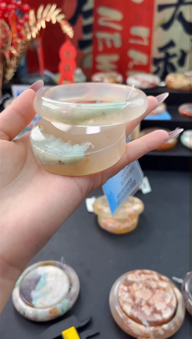 【闪购商品】石英质玉手镯未镶嵌赠送镯心（61圈口）