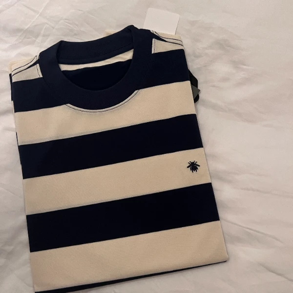 【海军蓝蜜蜂】藏蓝宽条纹T恤轻奢时尚男士半袖情侣款打底T