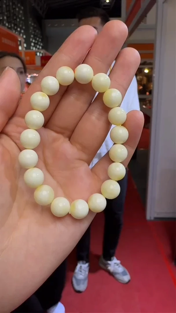未镶嵌琥珀手链上海珠宝展假一罚十