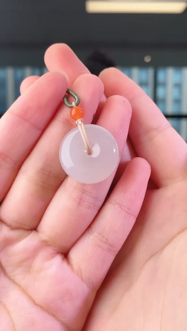 和田玉未镶嵌颈饰扣 多样性发其一