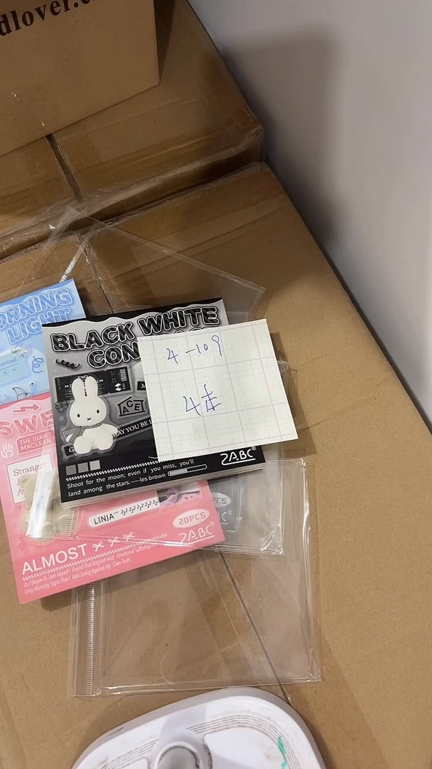 4-109  盐系贴纸本 4本