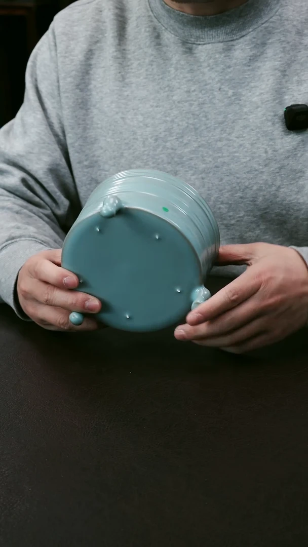 【闪购商品】其他汝官窑中号三足弦纹樽70