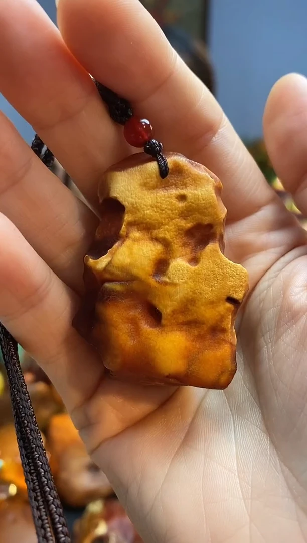 琥珀颈饰未镶嵌吊坠