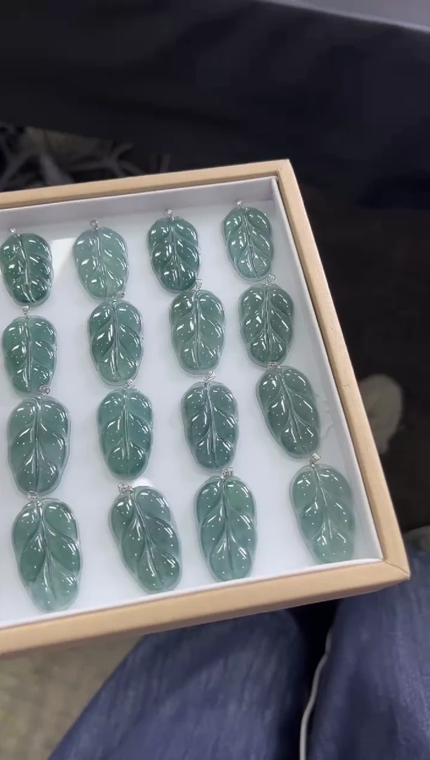 颈饰18K金镶嵌翡翠Z71/多样性发一件/配绳子