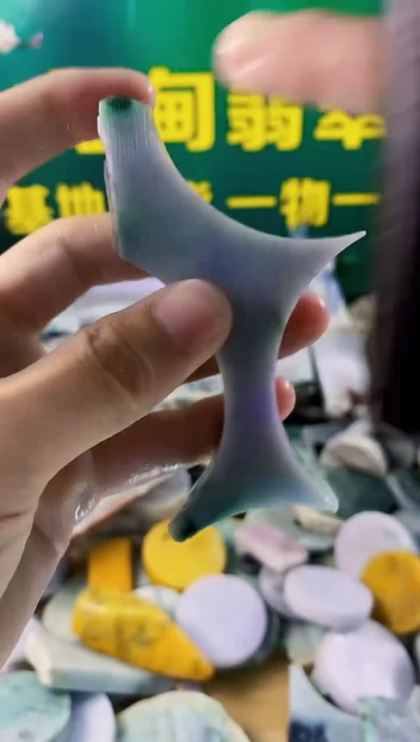 翡翠未镶嵌颈饰纯天然A货翡翠101