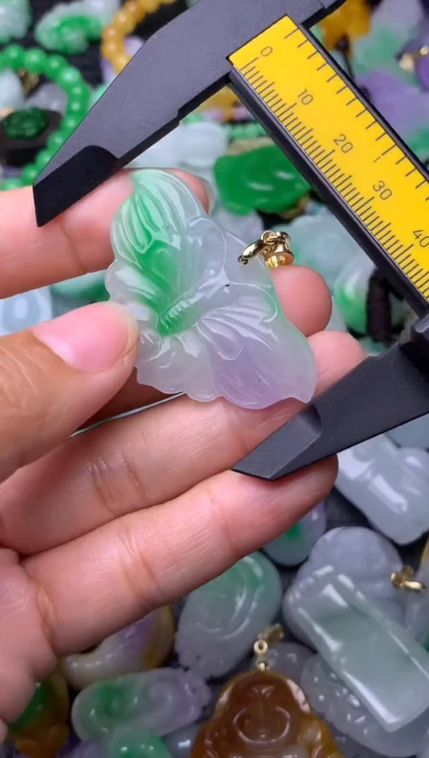 颈饰未镶嵌翡翠缅甸翡翠吊坠