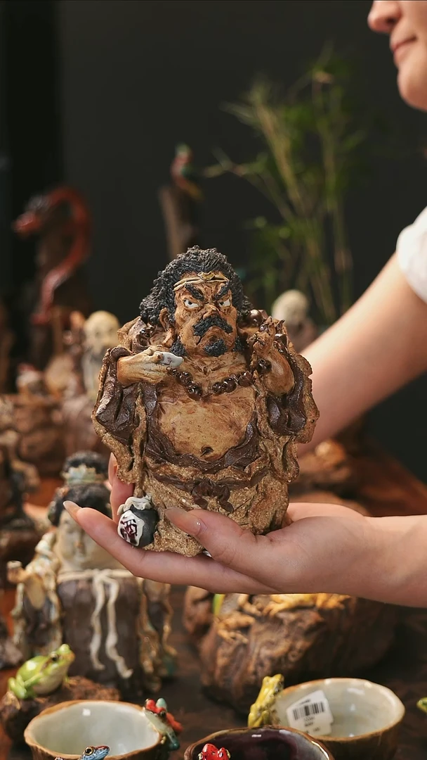 星**道景德镇雕塑李逵