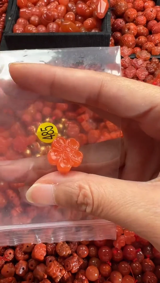 【闪购商品】南红玛瑙颈饰未镶嵌1