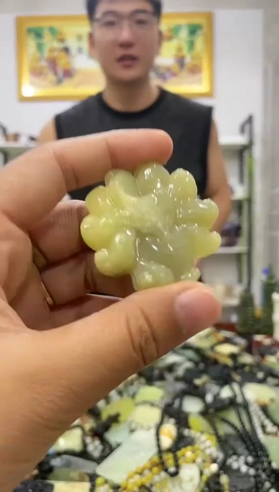 岫玉未镶嵌挂件