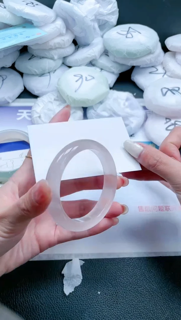 【闪购商品】石英质玉手镯未镶嵌19J83-52