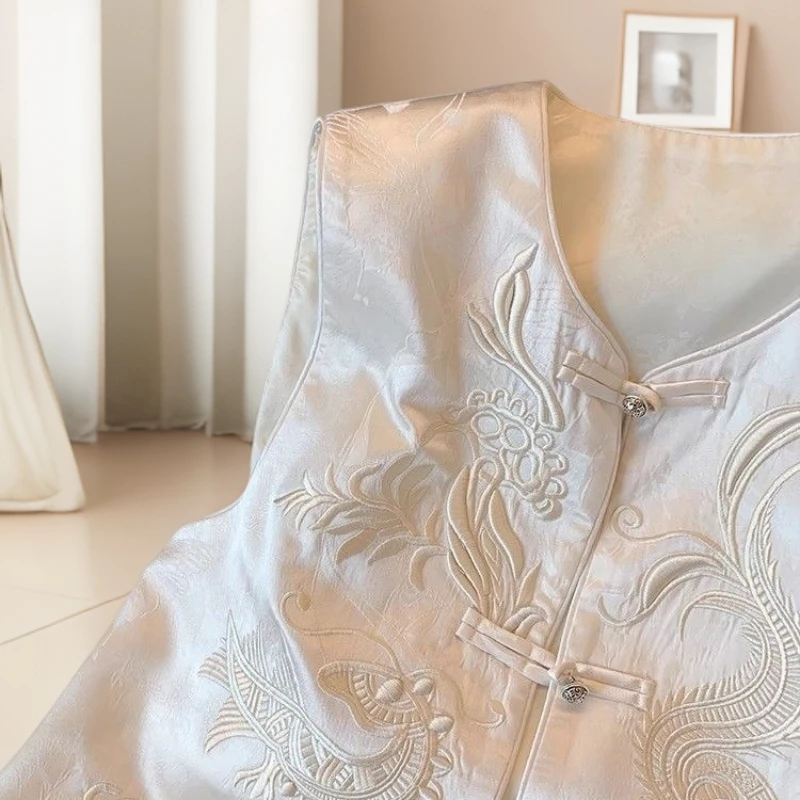 2025女装高端大气显瘦新中式提花刺绣醋酸马甲国风缎面背心外搭