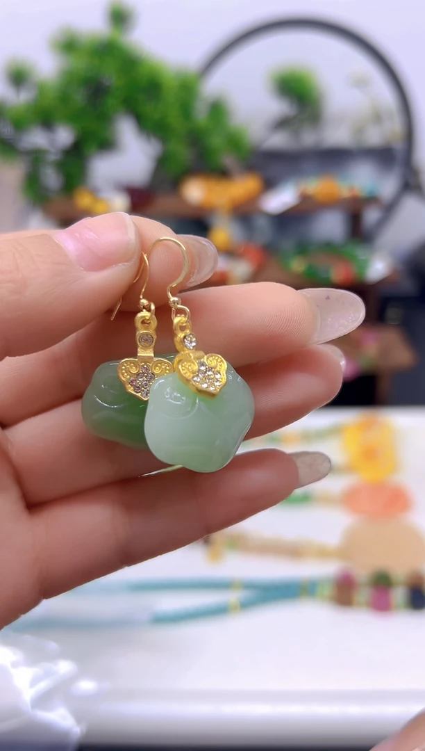 【闪购商品】和田玉耳饰14K金镶嵌耳饰E325