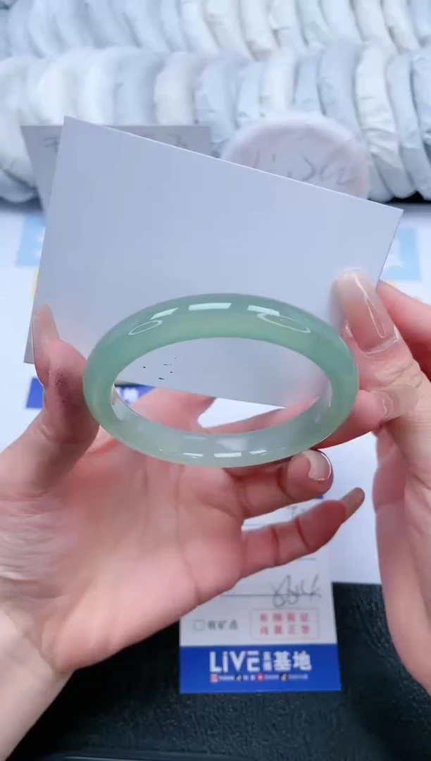 【闪购商品】石英质玉手镯未镶嵌T196-56.4