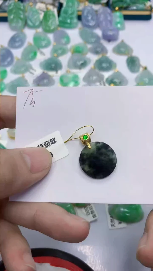颈饰未镶嵌翡翠天然缅甸翡翠A货