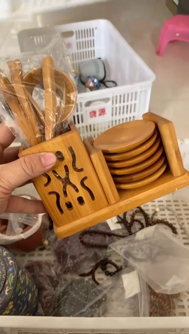 无运费险有瑕疵的摄影的产品有使用过的痕迹有点脏介意勿拍