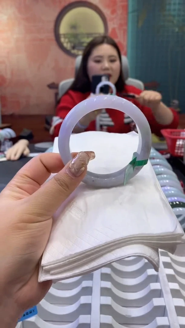 【闪购商品】翡翠手镯未镶嵌多人006367