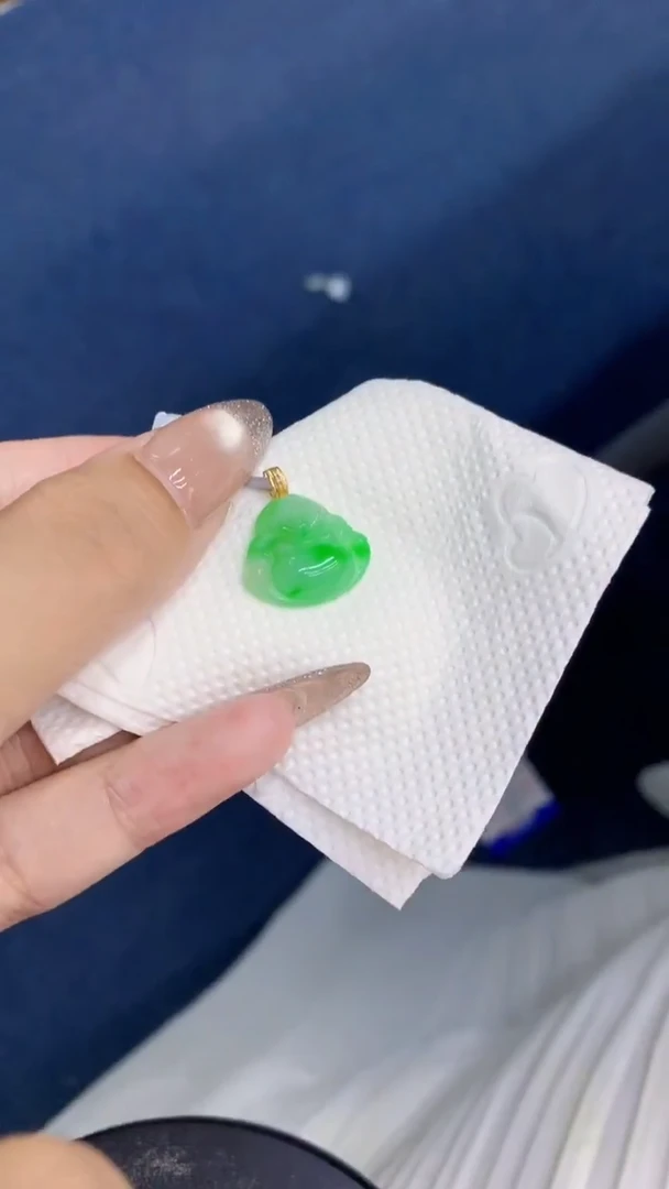 颈饰18K金镶嵌翡翠1