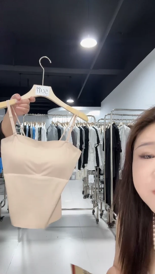 5C199-肤色粉底液美背