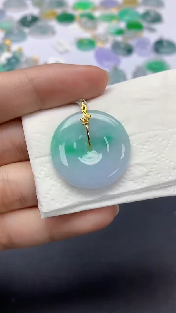 翡翠18K金镶嵌颈饰天然缅甸a货翡翠