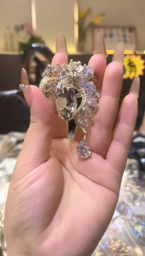 锆石铁合金精品饰界