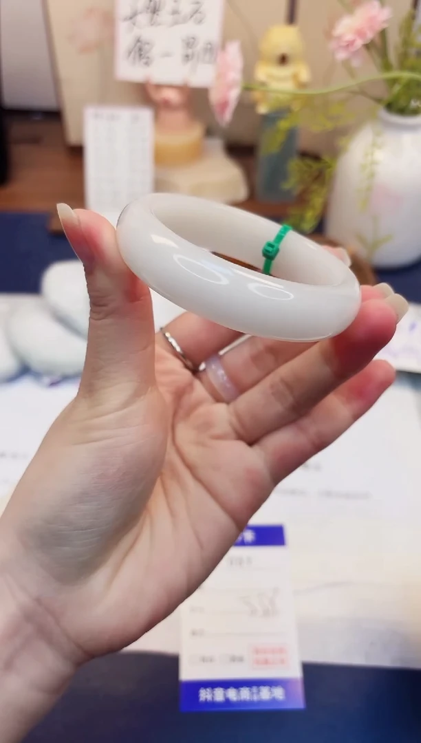 【闪购商品】石英质玉手镯未镶嵌51-财气镯-圈口55