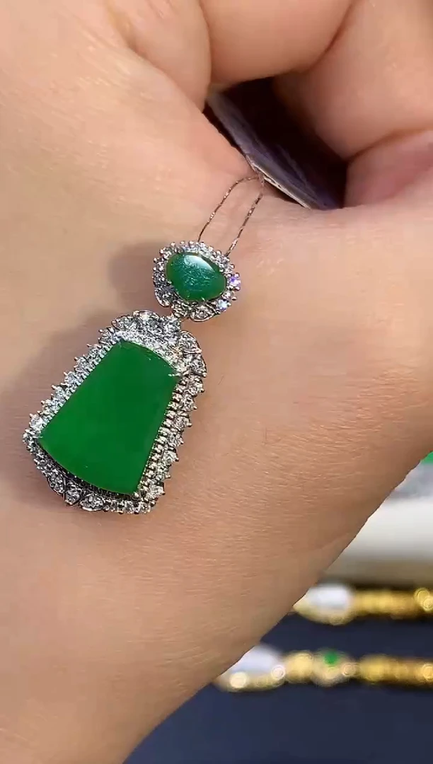 吊坠(不含链)18K金镶嵌翡翠CY多样性发其一