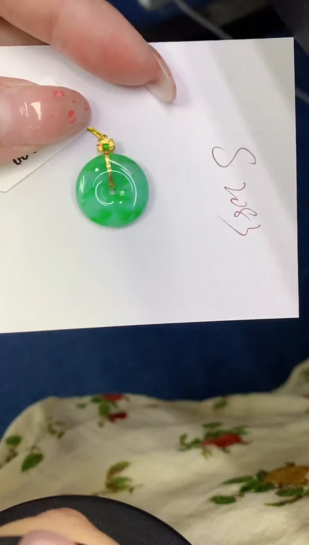 翡翠18K金镶嵌颈饰缅甸天然翡翠A货