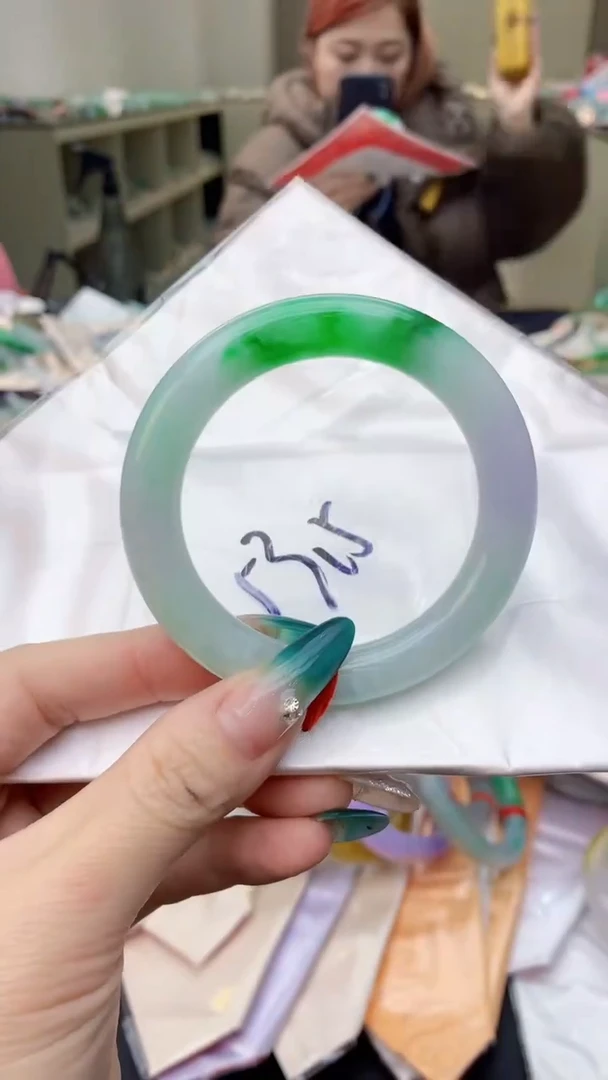 【闪购商品】翡翠手镯未镶嵌1018340928