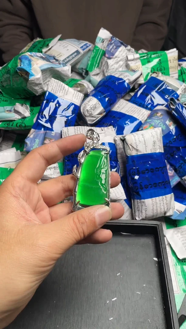 强子收货时尚吊坠FH-2123