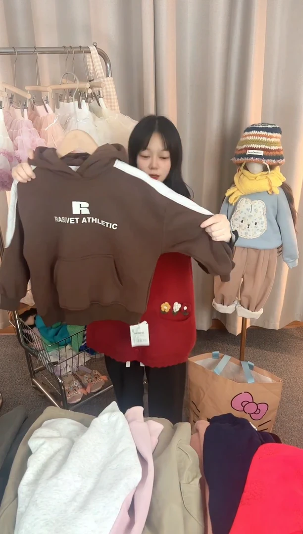 儿童加厚一体绒卫衣120码偏大A332