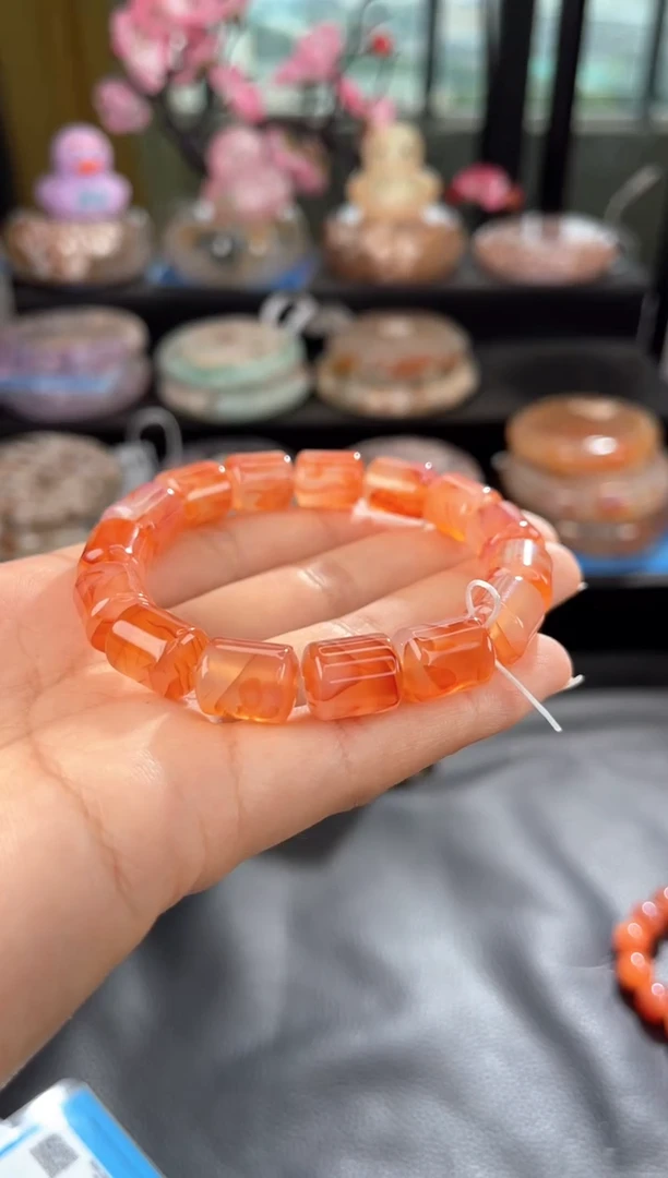 石英质玉手串未镶嵌龙纹