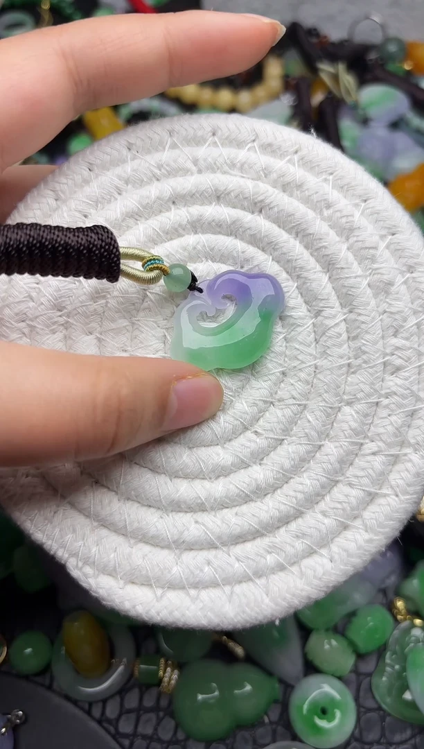 颈饰未镶嵌翡翠缅甸翡翠吊坠