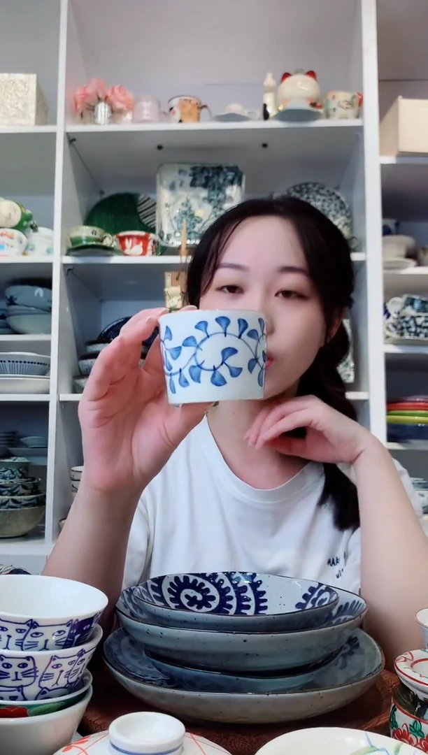 陶瓷日本进口唐草小茶杯