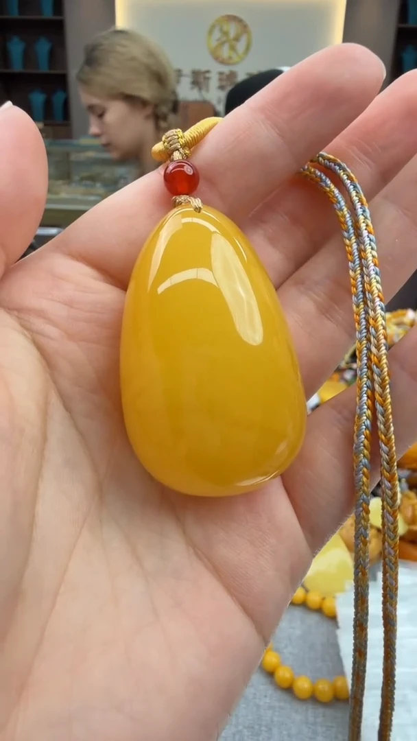 琥珀颈饰未镶嵌91秒拍号 假一罚三