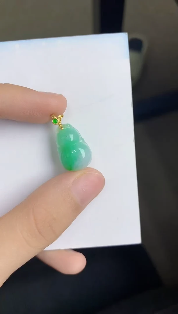 翡翠未镶嵌颈饰6786876876786