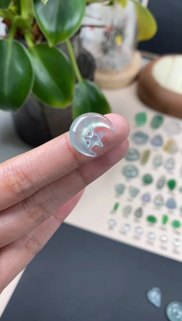 【闪购商品】翡翠颈饰未镶嵌翡翠冰种裸石