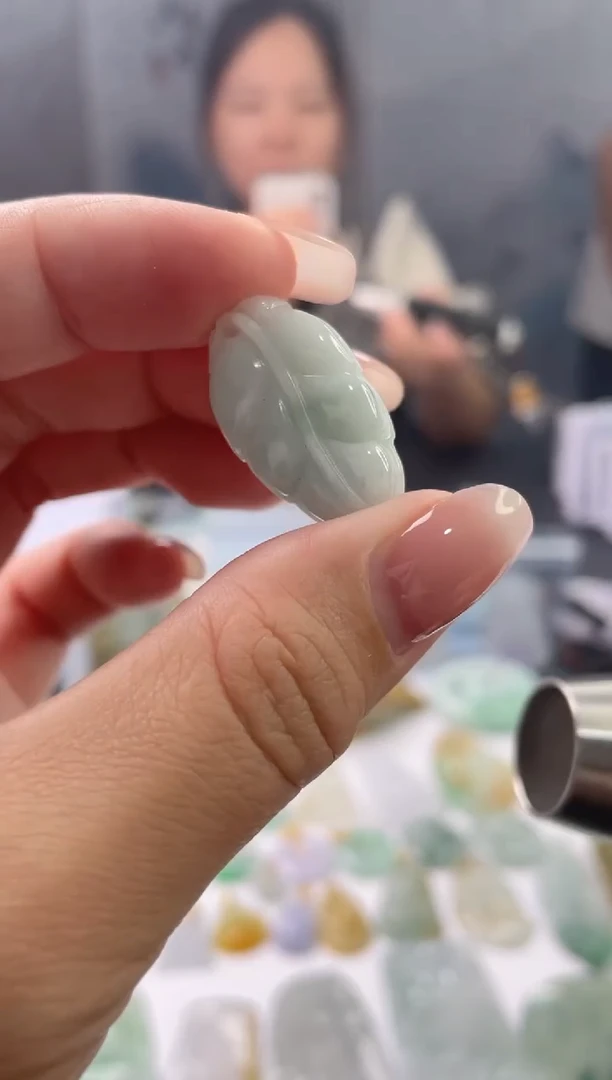 翡翠未镶嵌吊坠(不含链)1