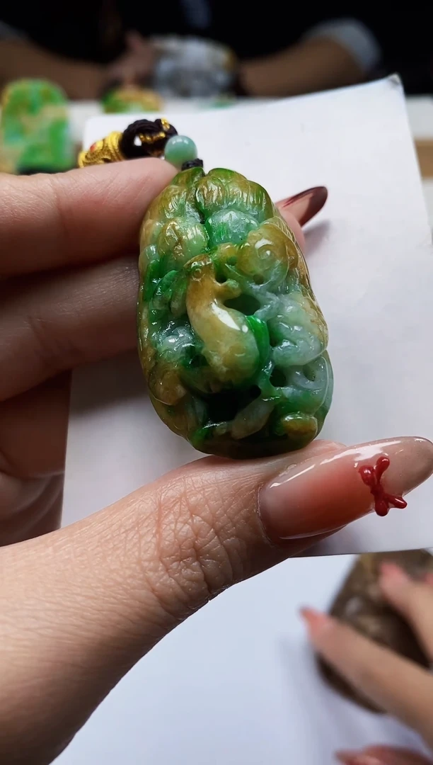颈饰未镶嵌翡翠翡翠A货